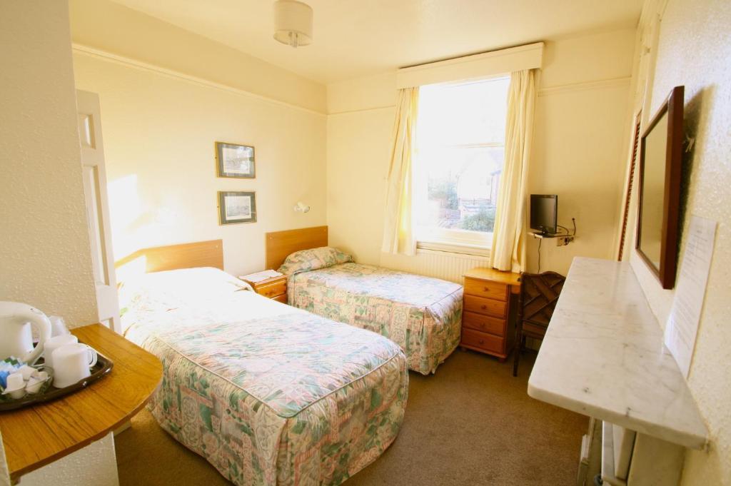 Awentsbury Hotel Near Birmingham University Room photo